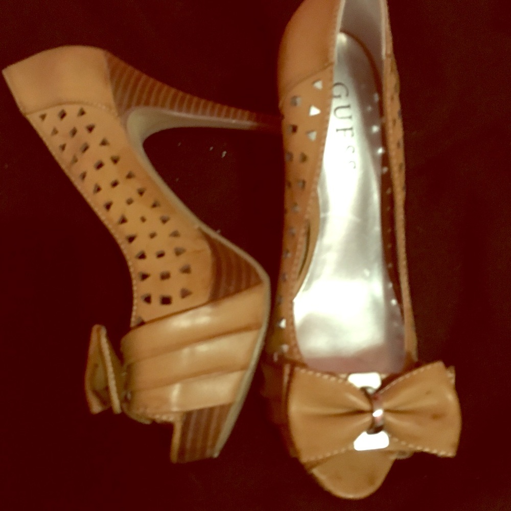 Guess size 5.5 heels.